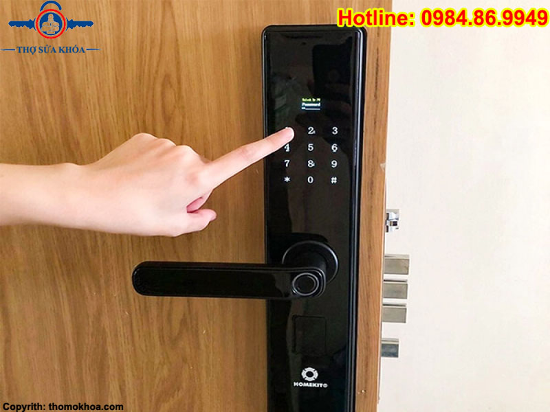 Khóa cửa điện tử