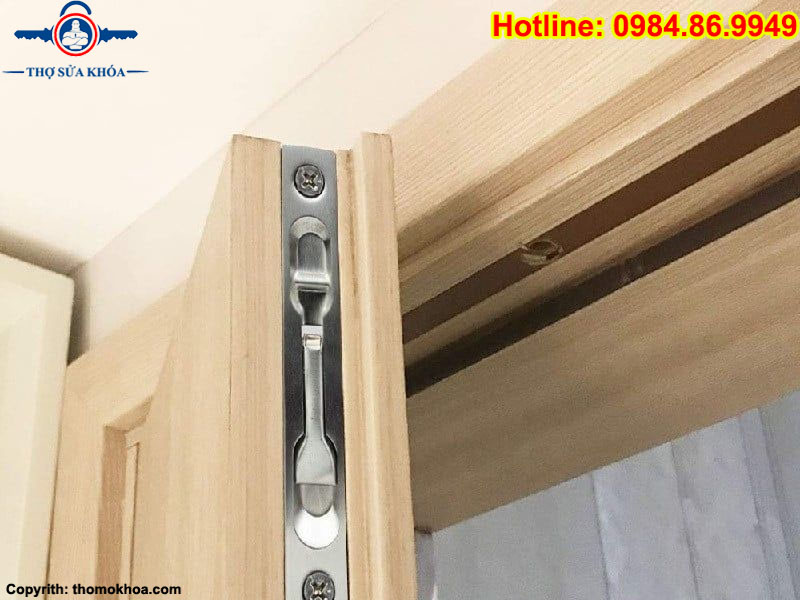 Cách Lắp Chốt Âm Cửa Gỗ 2 Cánh