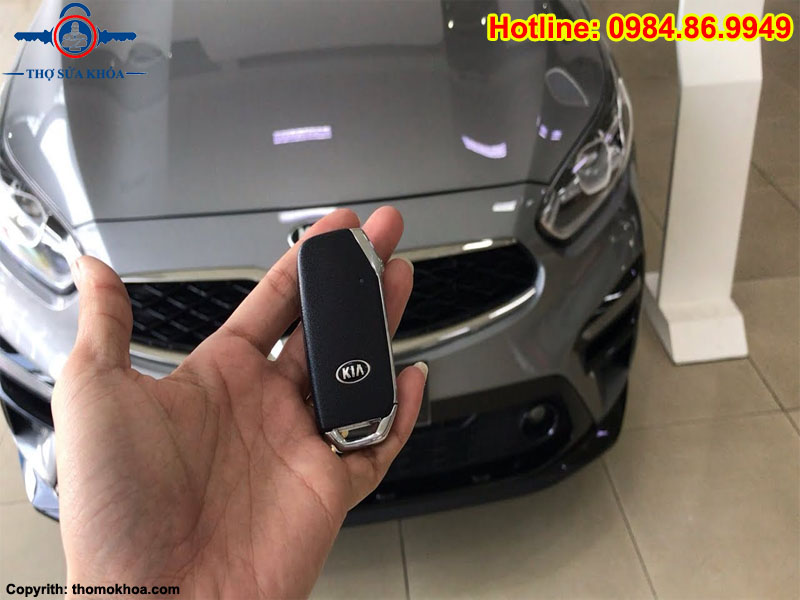 Thay Pin Chìa Khóa ô tô KIA Cerato