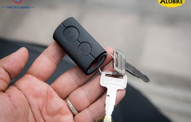 Thay Pin Smartkey NVX