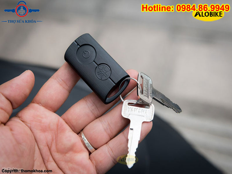 Thay Pin Smartkey NVX