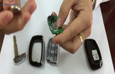 Cách Thay Pin Remote Ô Tô Toyota