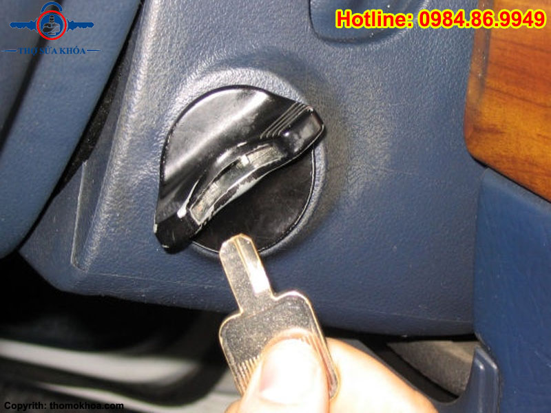 Cắm Chìa Khóa Không Vặn, Không Đề Được Ô Tô