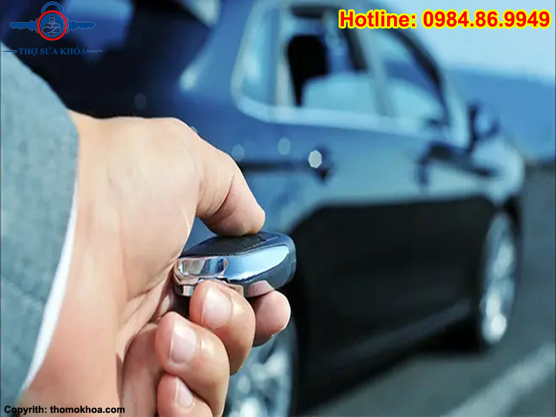 Cách Mở Cửa Xe Ô Tô Khi Remote Hết Pin