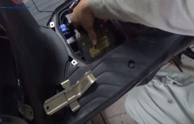 Cách Nổ Máy Xe SH Khi Hết Bình