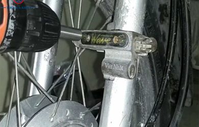 Cách Tháo Lắp và Phá Khóa Càng Xe Máy Sirius