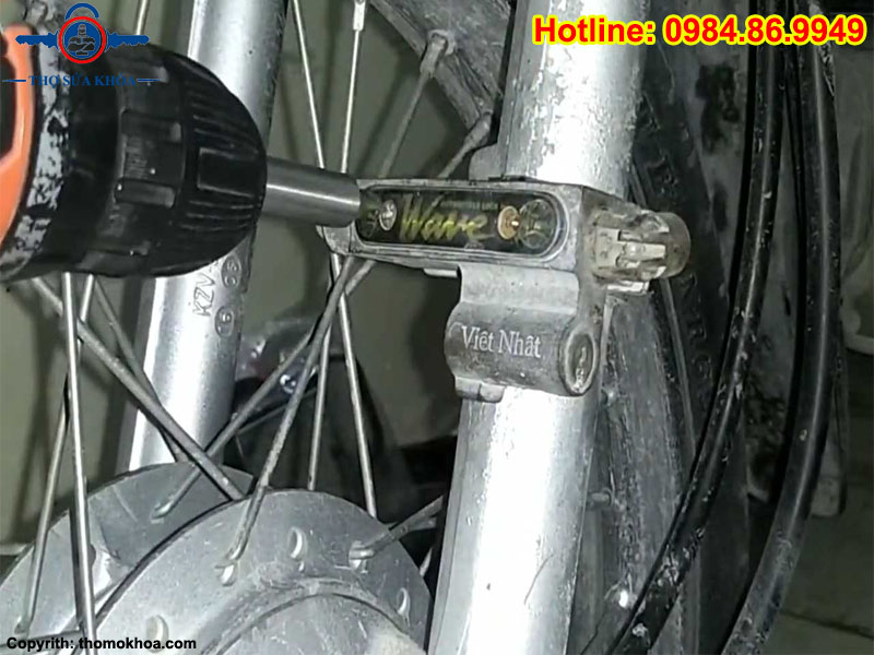 Cách Tháo Lắp và Phá Khóa Càng Xe Máy Sirius 
