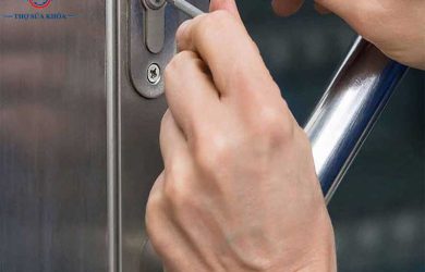 Cách Mở Khóa Cửa Nhôm Kính Khi Gặp Sự Cố