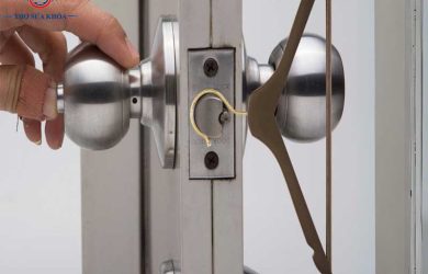 Cách Phá Khóa Cửa Nhôm Không Hư