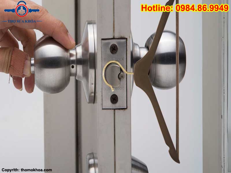 Cách Phá Khóa Cửa Nhôm Không Hư