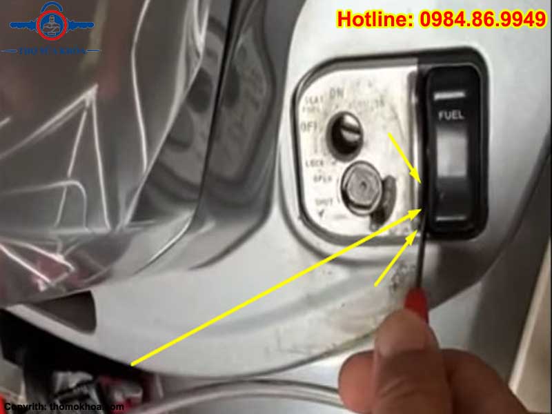 Mở Khóa Xe Vision Khi Quên Chìa Hoặc Hết Pin