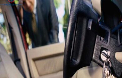 Bỏ Quên Chìa Khóa Trong Xe Ô Tô