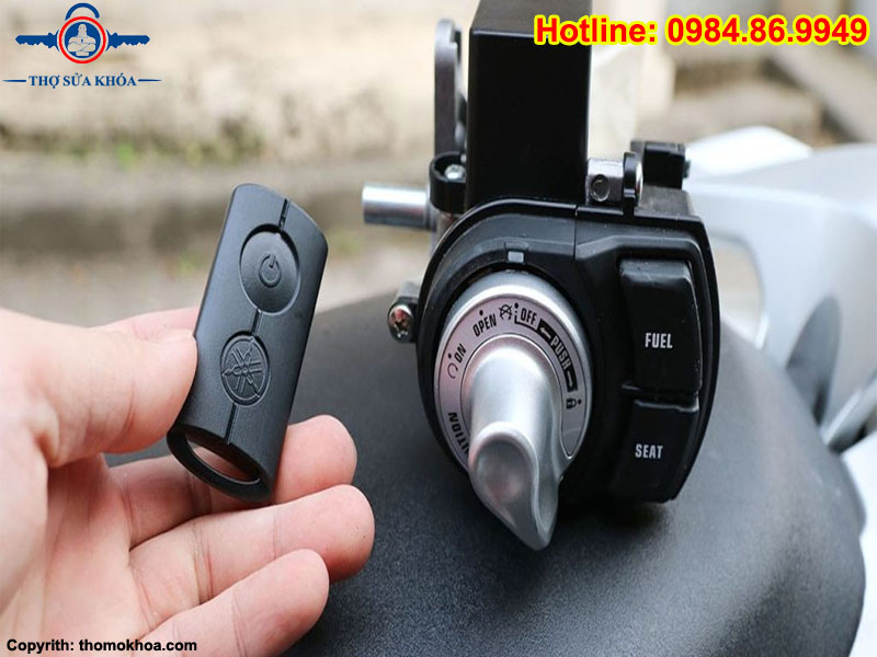 Tự Tháo Ổ Khóa Xe Phân Khối Lớn Để Mang Đi Làm Chìa