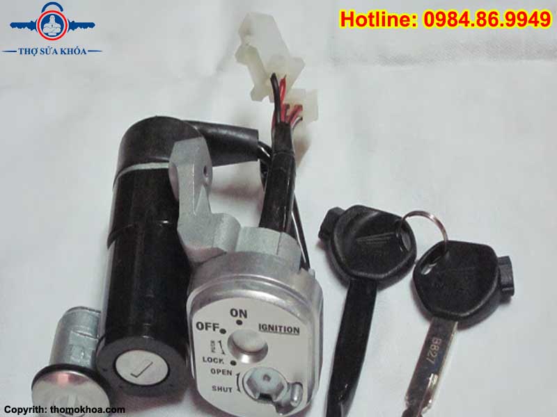 Thay Nguyên Bộ Ổ Khóa Sau Khi Mất Chìa Khóa Xe Máy
