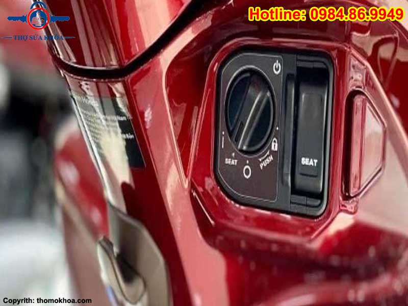 Cách Mở Khóa Cổ Xe Vision Bị Kẹt Cứng
