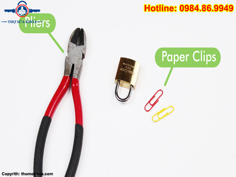 Mở Ổ Khóa Treo Bằng Kẹp Giấy