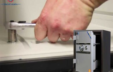 Két Sắt Của Bạn Đã Bị Ai Đó Cố Tình Phá Hoại