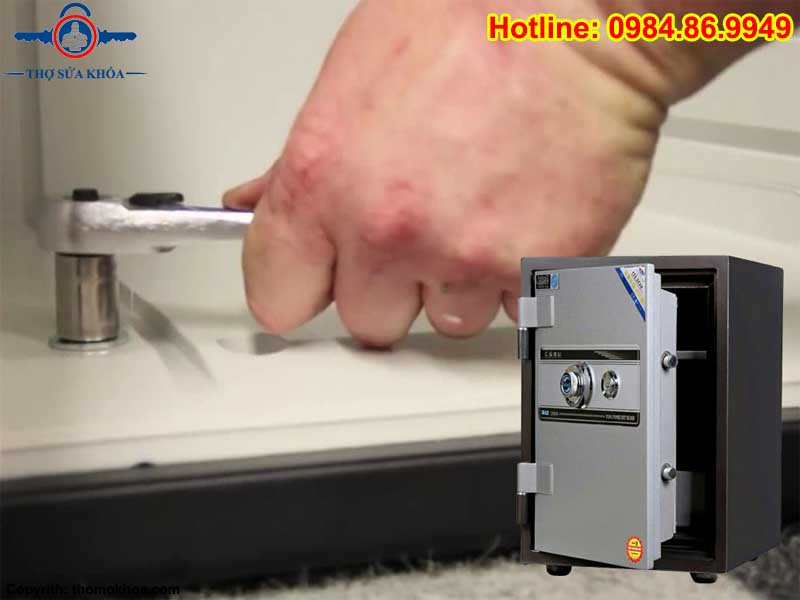 Két Sắt Của Bạn Đã Bị Ai Đó Cố Tình Phá Hoại