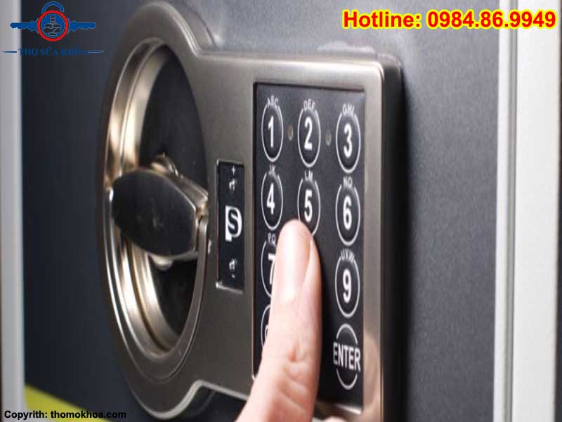 Rủi Ro Khi Sử Dụng Mật Khẩu Dễ Đoán Cho Két Sắt Điện Tử