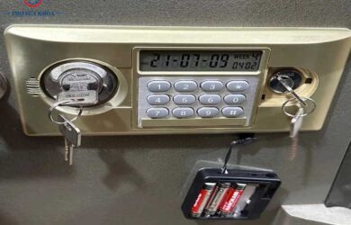 Mở Két Sắt Cơ Bằng Chìa Khóa Khẩn Cấp