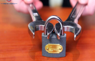 Phá Ổ Khóa Treo (Padlock) Bằng Hai Chiếc Cờ Lê