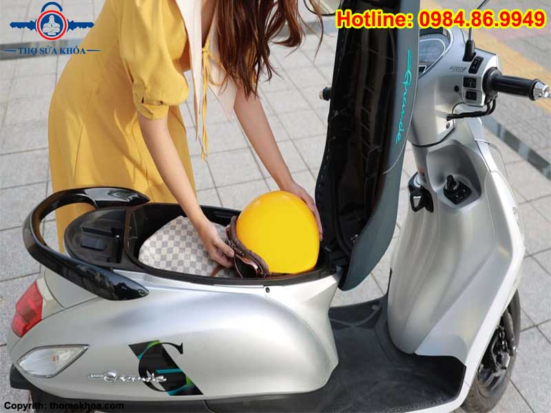 Cách Mở Cốp Xe Grande Khi Mất Chìa