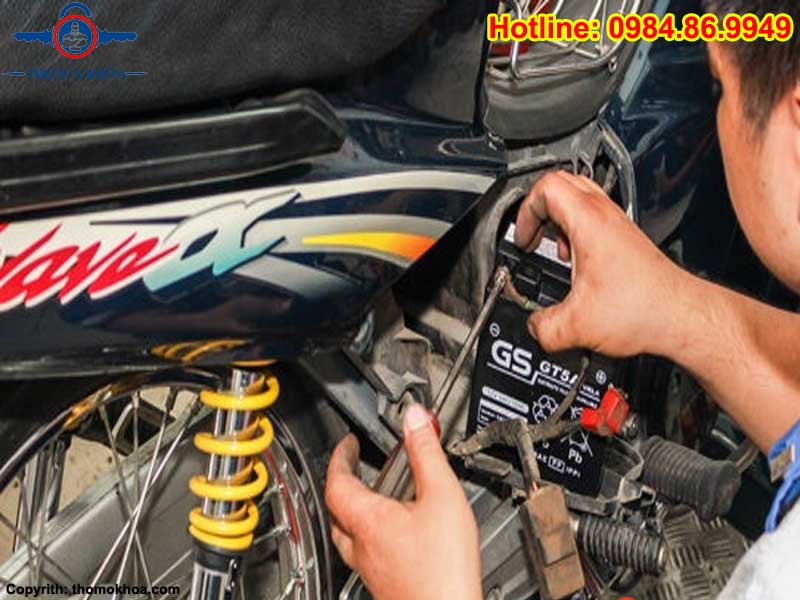 Cách Mở Xe Wave Khi Hết Bình