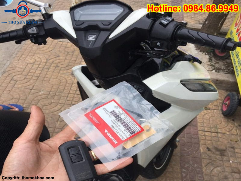 Cách Mở Xe Honda Khi Hết Bình