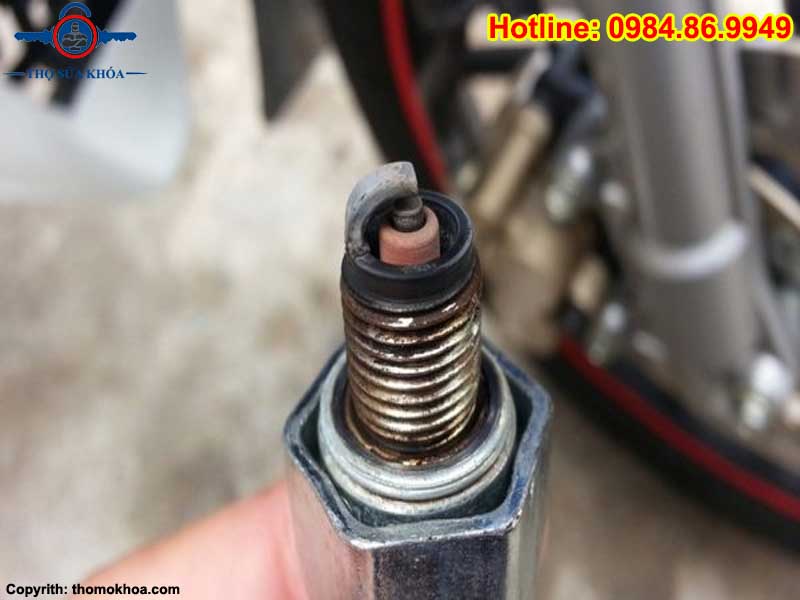 Cách Vệ Sinh Bugi Xe Máy