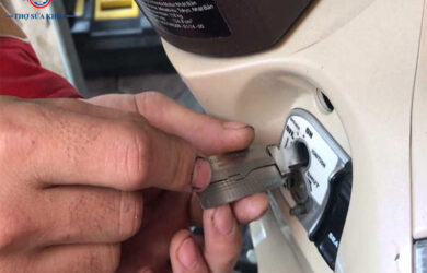 Cách Khắc Phục Ổ Khóa Cơ Xe Vision Bị Kẹt Cứng Không Vặn Được
