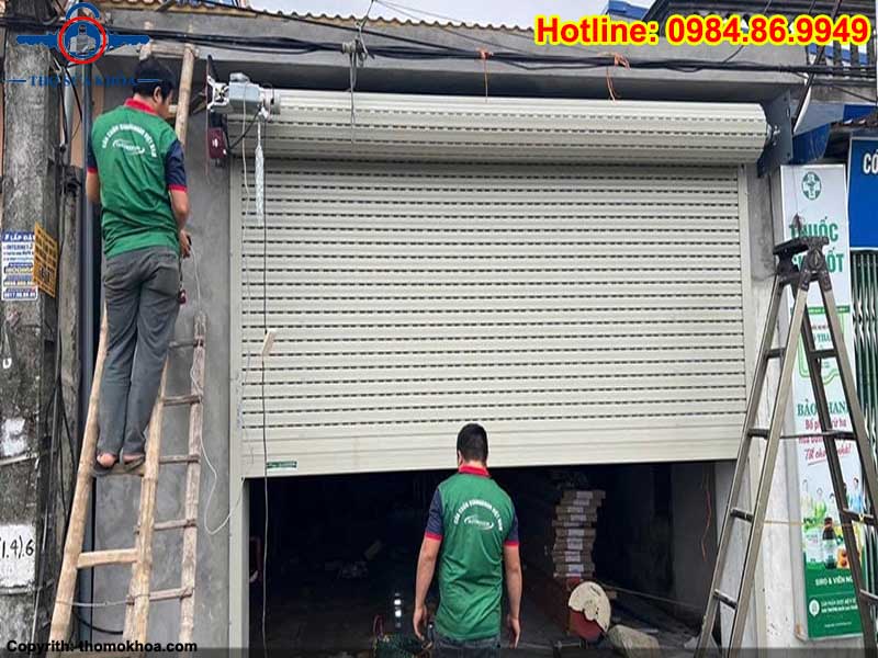 Cách bảo dưỡng ổ khóa cửa cuốn bền bỉ qua mùa mưa